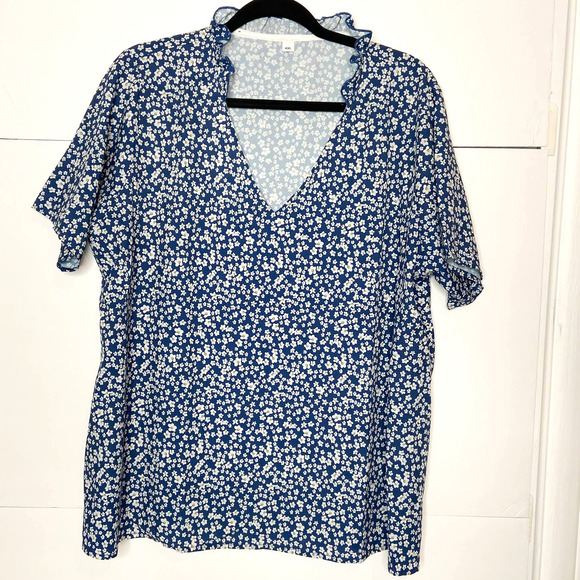 boutique floral print top, daisy print top, navy blue floral print blouse - Picture 1 of 6